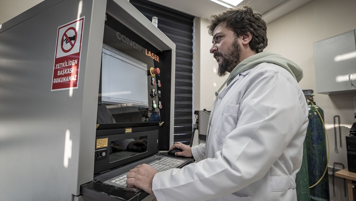 Savunma ve havacılığın yeni nesil parçaları Erzurum Teknik Üniversitesinde üretiliyor