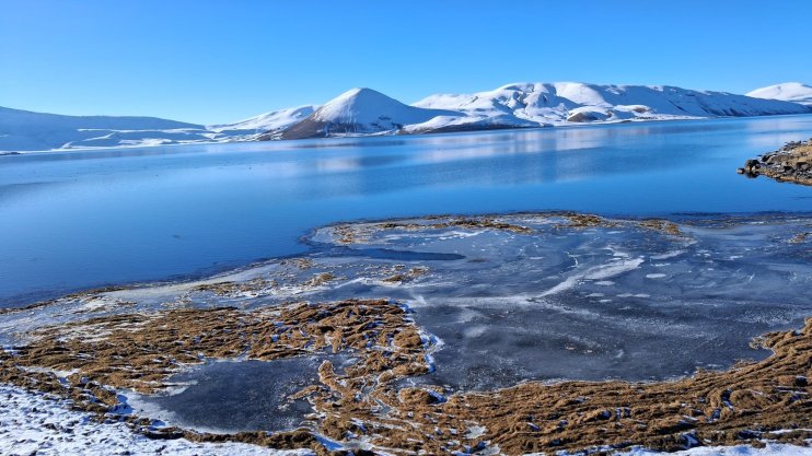 Taşlıçay Balık Gölü kısmen buz tuttu2