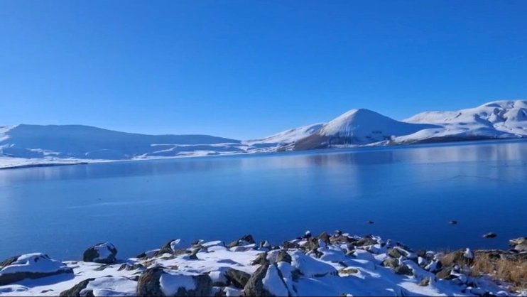 Taşlıçay Balık Gölü kısmen buz tuttu3