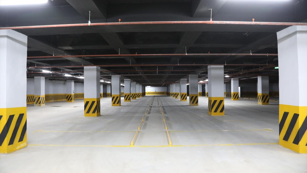 Van'da 200 araçlık kapalı otopark hizmete açıldı