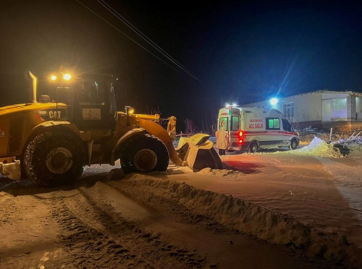 kapanan hastalar, Van'da ulaştırıldı hastaneye çalışmasıyla yolu mahallelerdeki ekiplerin 5