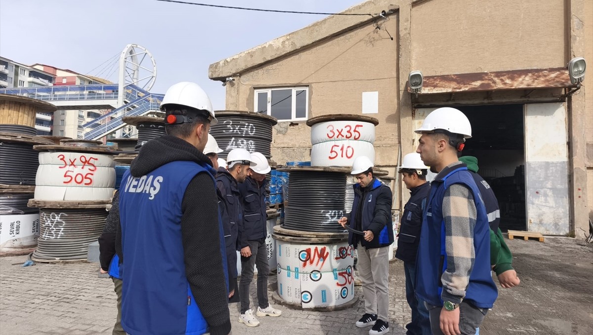 VEDAŞ, lise öğrencilerine staj imkanı sunuyor
