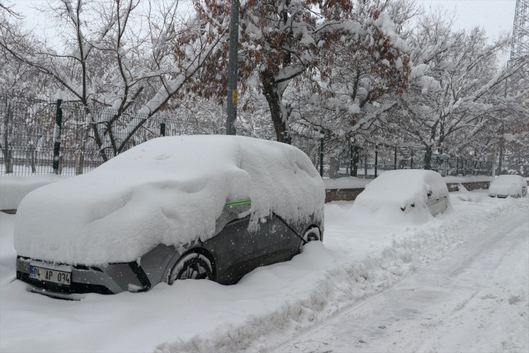 gündür eden kar devam yoğun zorlaştırıyor Ağrı