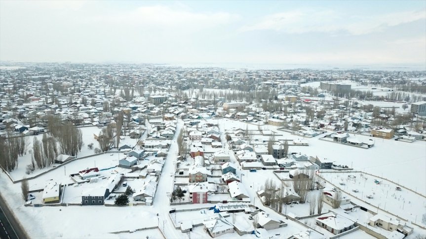 karla tek kaplanan görüntülendi Ağrı