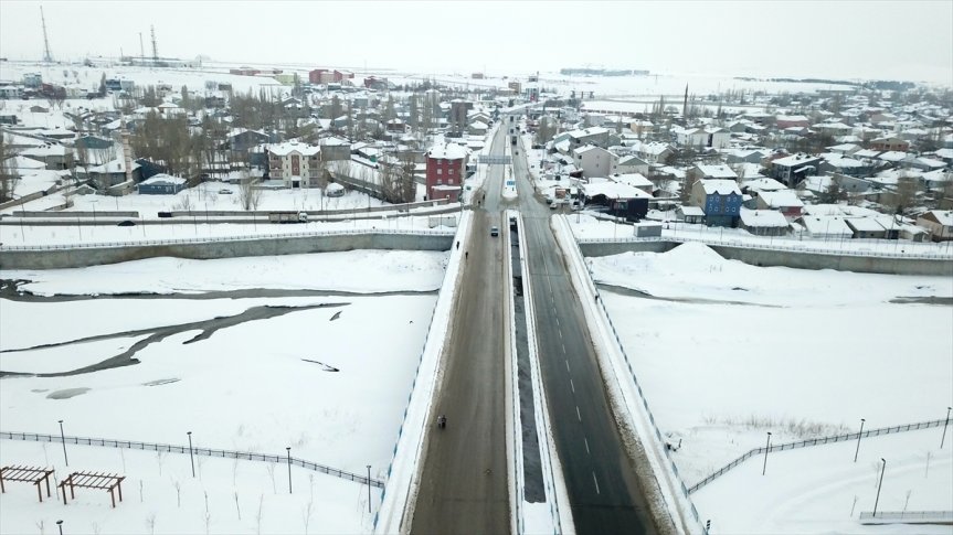 dronla kaplanan tek evler karla görüntülendi Ağrı