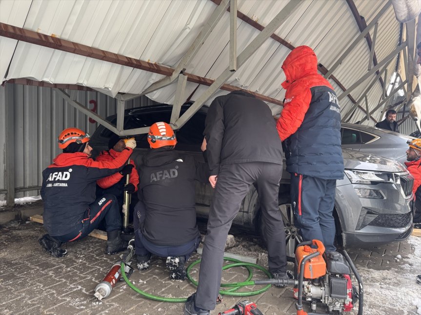 3 biriken zarar çökmesi üstünde Ağrı