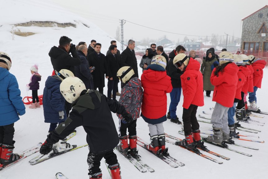 Ağrı Soğuk Değil Umut Var, Kayakla Güçlenen Çocuklar 3