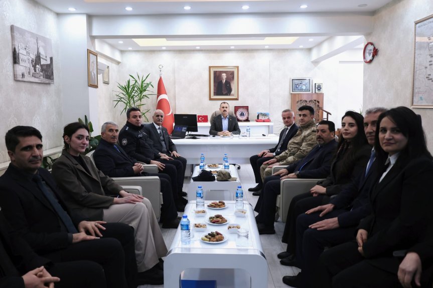 Ağrı Valisi Bozkurt Hamur Kaymakamlığı ziyareti