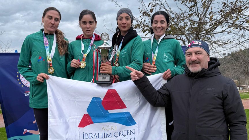 AİÇÜ Kadın Kros Takımı Türkiye şampiyonu oldu 1
