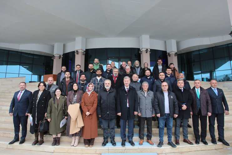 AİÇÜ Rektörü Prof. Dr. İlhami Gülçin, gazetecilerle bir araya gelerek üniversitenin hedeflerini anlattı3