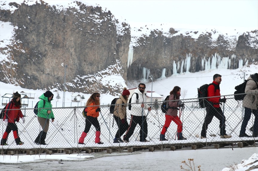 Beyaz sevenlerin rotasında trekking Murat Kanyonu doğa harikası örtüyle kaplanan 9