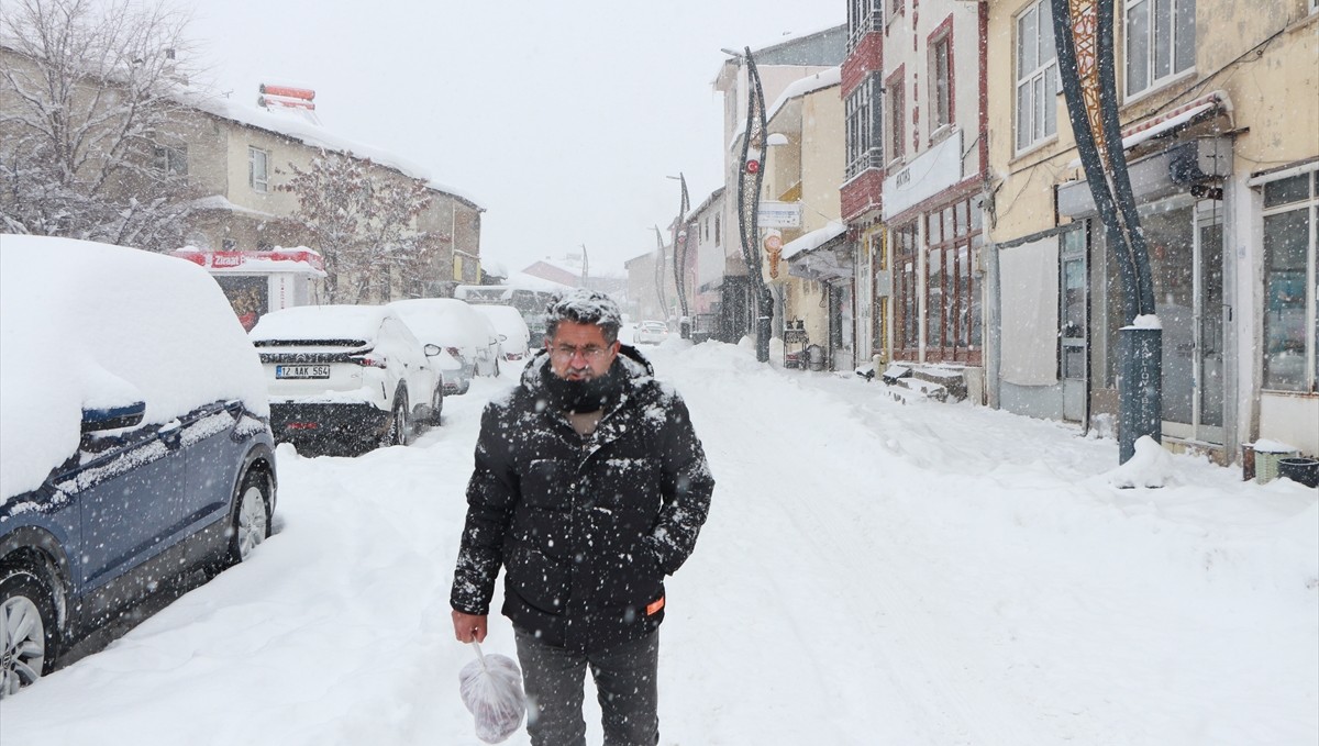 Bingöl, Elazığ, Siirt, Şırnak, Batman ve Mardin'de 1147 yerleşim yerine ulaşım sağlanamıyor