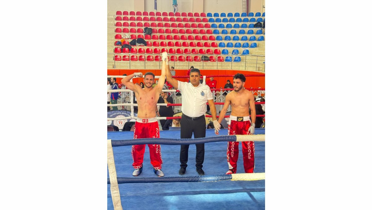 Bitlis Eren Üniversitesi öğrencisi kick boksta Türkiye şampiyonu oldu