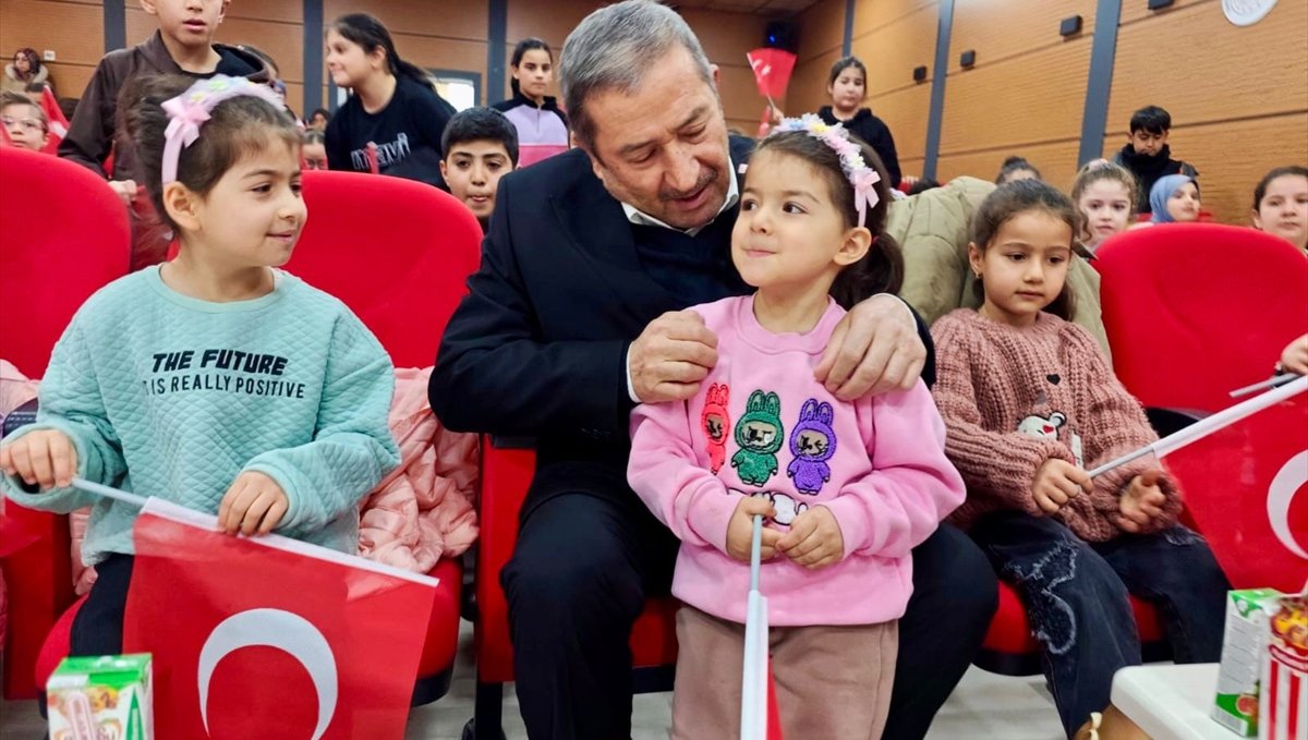 Darende'de çocuklar sinemaya götürüldü