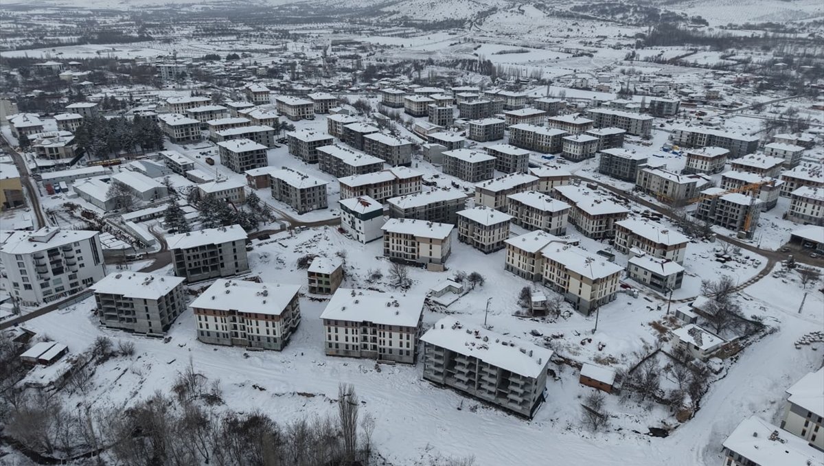 Doğanşehir kar yağışı sonrası beyaza büründü