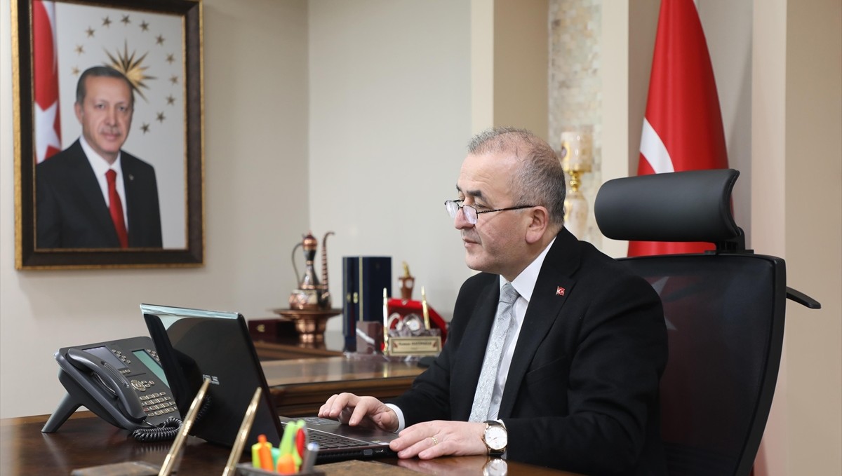 Elazığ Valisi Hatipoğlu, AA'nın Yılın Kareleri oylamasına katıldı