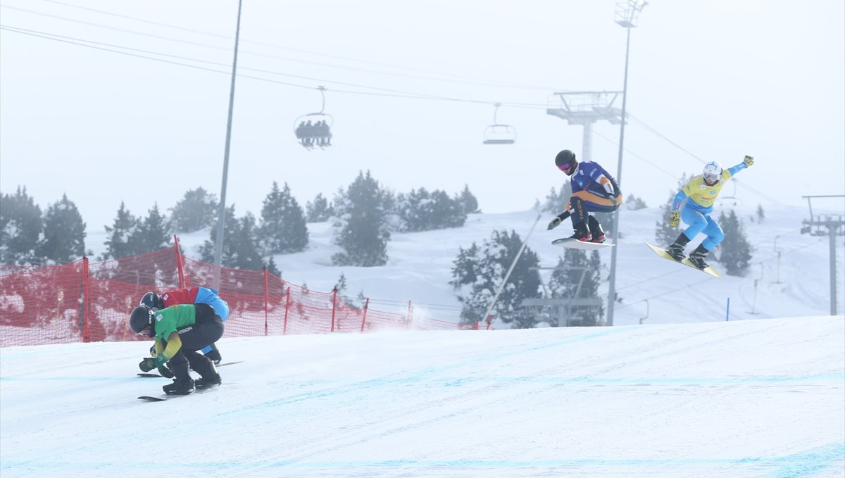 Erzincan'da Snowboard Cross Avrupa Kupası yarışları sona erdi