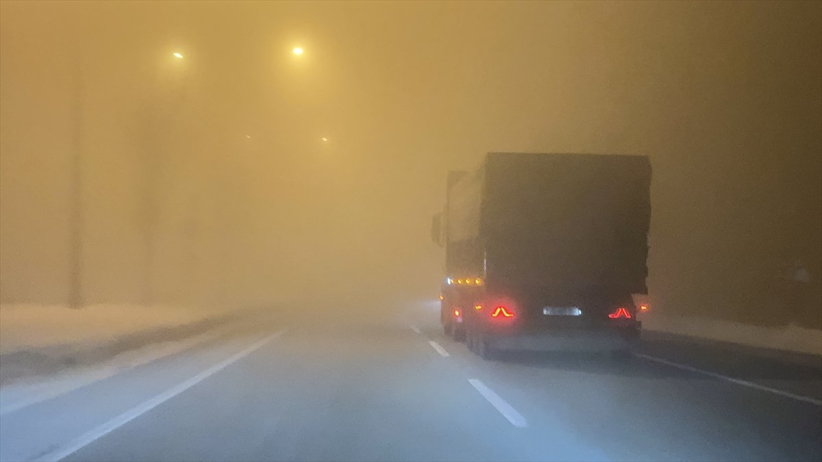 Erzurum'da yoğun sis etkili oldu