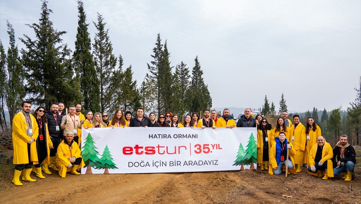 Etstur Hatıra Ormanları'nda ilk fidanlar toprakla buluşturuldu