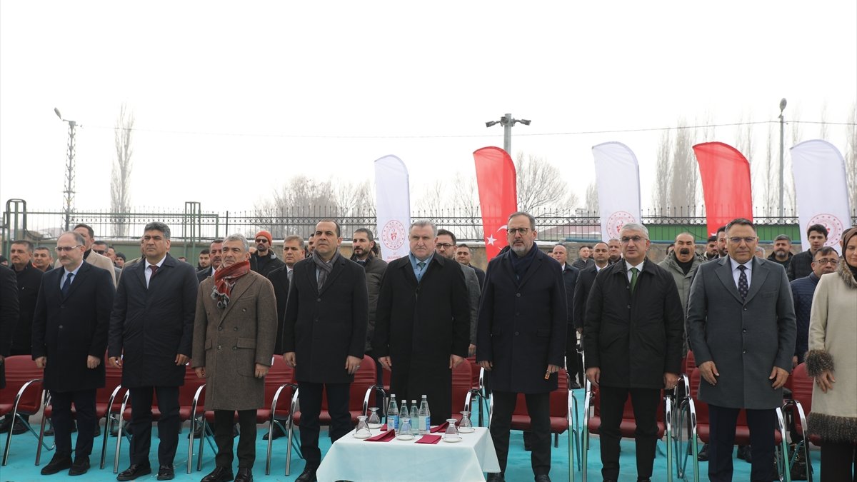 Gençlik ve Spor Bakanı Bak, Iğdır Şehir Stadyumunun açılışına katıldı: