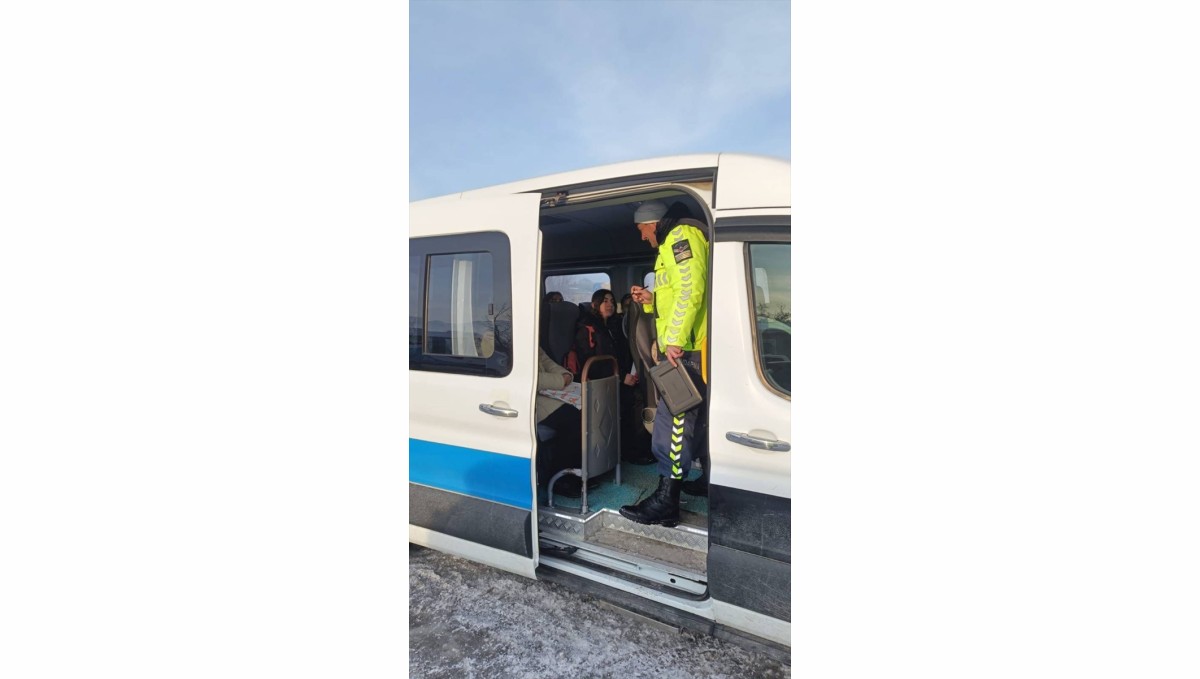 Gevaş'ta okul servisleri denetlendi