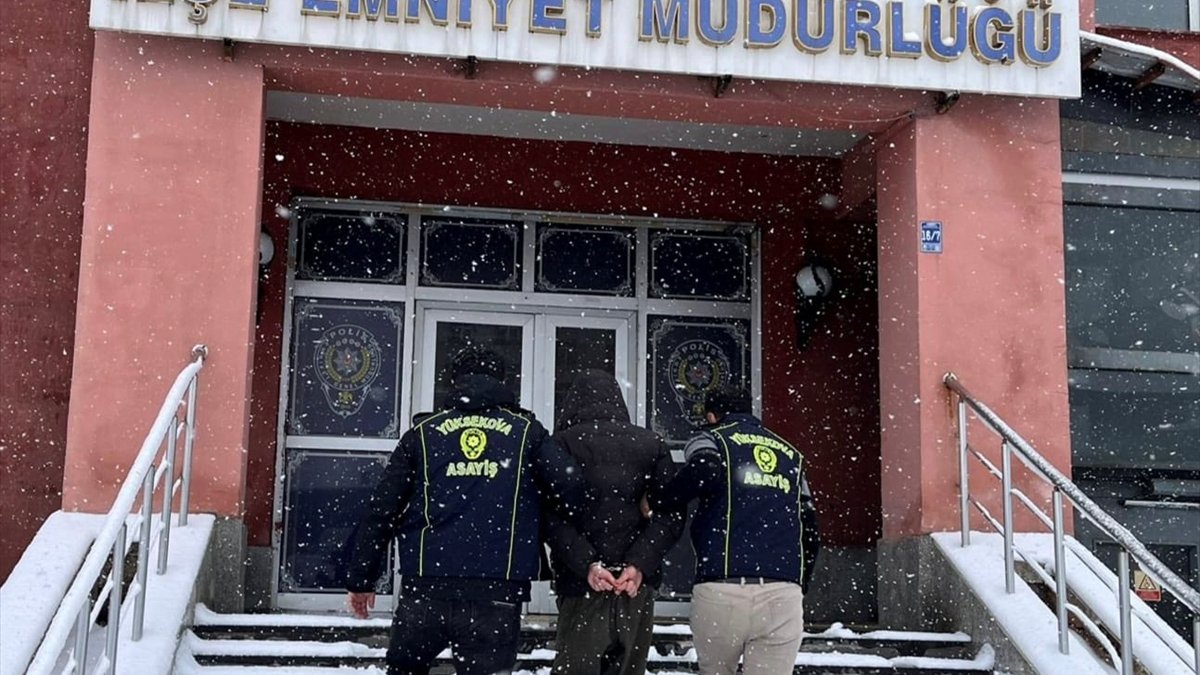 Hakkari'de haklarında kesinleşmiş hapis cezası bulunan 2 hükümlü yakalandı