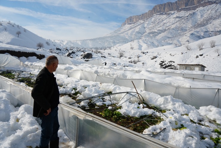 kar seralar çöktü Hakkari