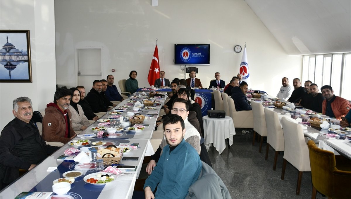 Hakkari Üniversitesi Rektörü Gençcelep, basın mensuplarıyla buluştu