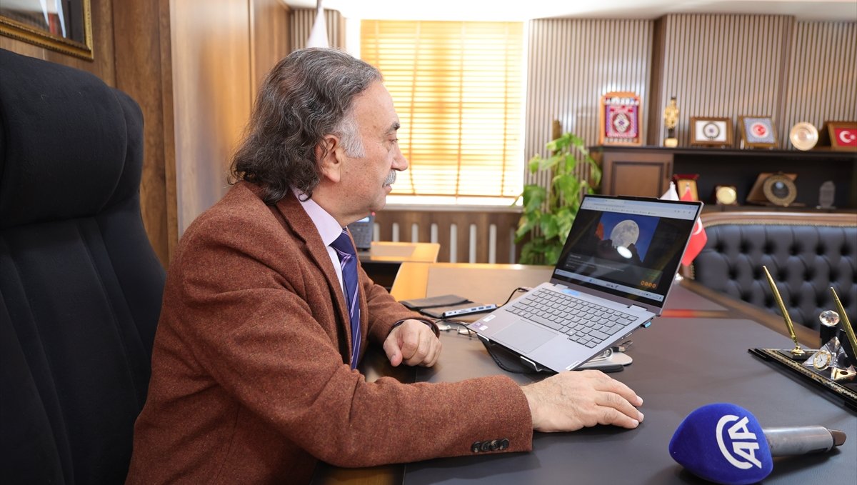 Hakkari Üniversitesi Rektörü Prof. Dr. Gençcelep, AA'nın Yılın Kareleri oylamasına katıldı