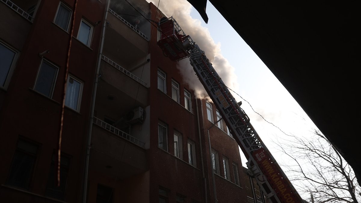 Iğdır'da çıkan yangınlarda 2 ev zarar gördü