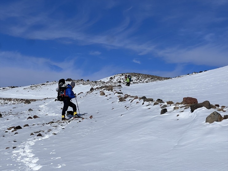 tırmanışı dağcı, Küçükağrı zirve Dağı