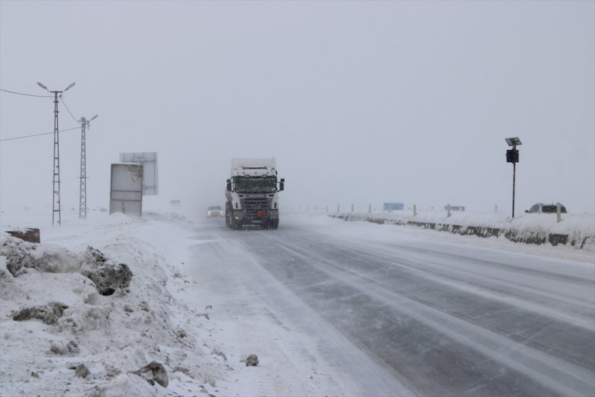 kapatıldı ulaşıma kar yolu ve nedeniyle yeniden tipi kara Kağızman-Ağrı 5