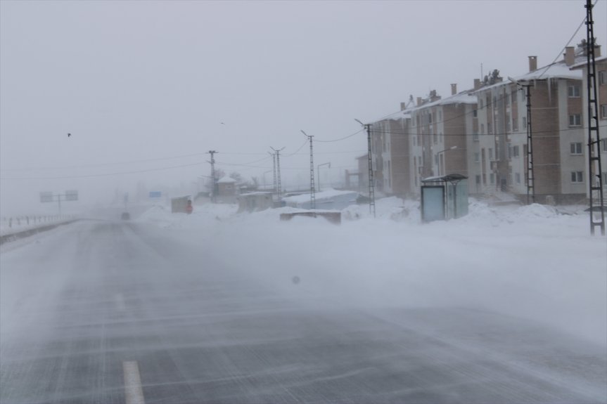 nedeniyle tipi Kağızman-Ağrı kara yeniden ulaşıma yolu kar ve kapatıldı 8