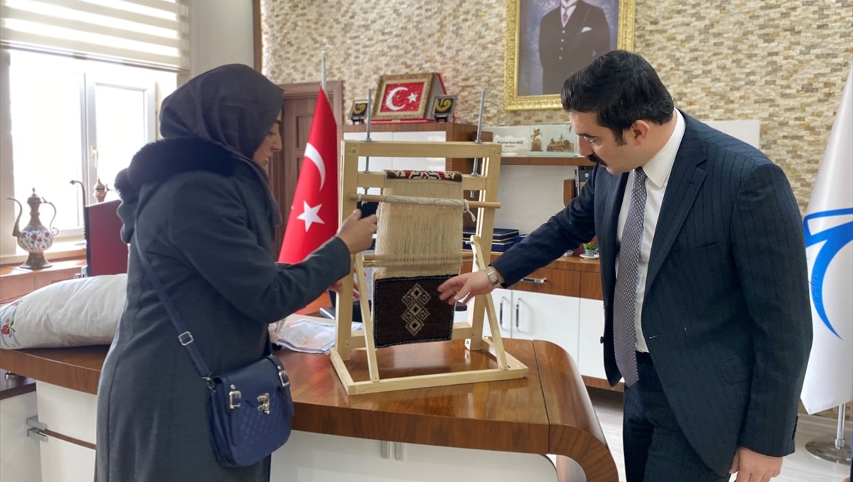 Kars'ta unutulmaya yüz tutmuş eserler kadınların elinde hayat buluyor