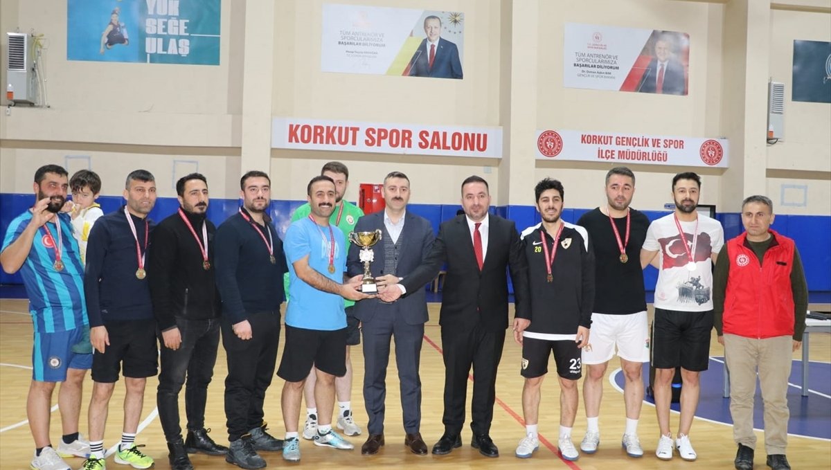 Korkut'ta kurumlar arası futsal turnuvası yapıldı