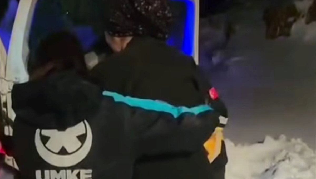 Malatya'da doğum yapan anne ile bebeğe 5 saatlik çalışmayla ulaşıldı