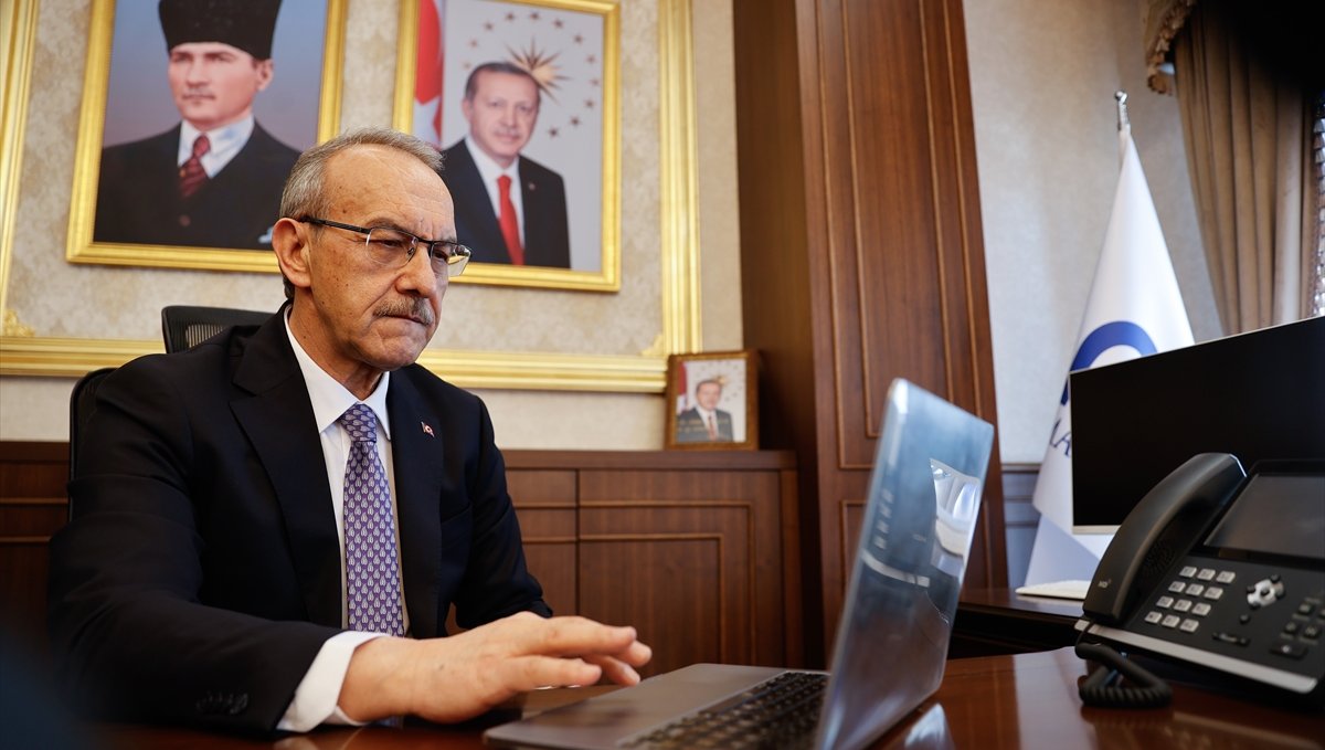 Malatya Valisi Yavuz, AA'nın Yılın Kareleri oylamasına katıldı