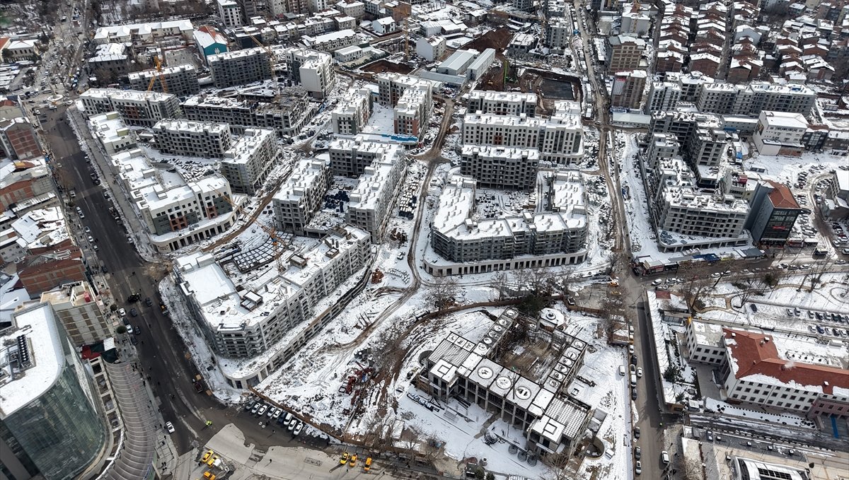 Malatyalı esnaf yeni çarşıdaki iş yerlerinde kepenk açmaya hazırlanıyor