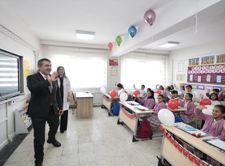 Milli Eğitim Bakanı Tekin, Ağrı