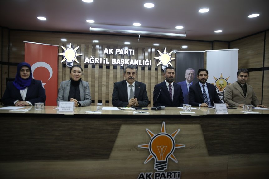 Bakan Yusuf Tekin AK Parti Ağrı İl Başkanlığında istişare toplantısına katıldı