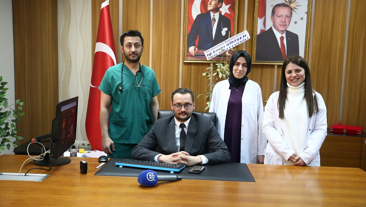 Muş'ta doktorlar, AA'nın Yılın Kareleri oylamasına katıldı