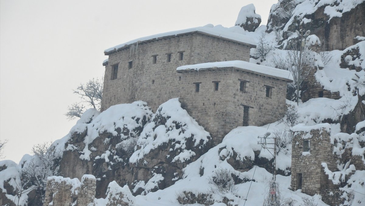 Van, Hakkari, Bitlis ve Muş'ta 995 yerleşim yerine ulaşım sağlanamıyor