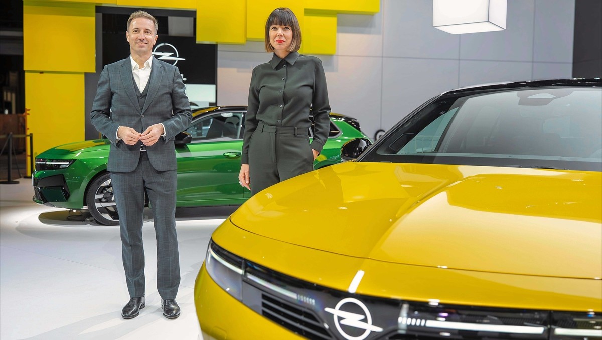 Opel Brüksel Otomobil Fuarı'nda yenilikçi ürün gamını tanıttı