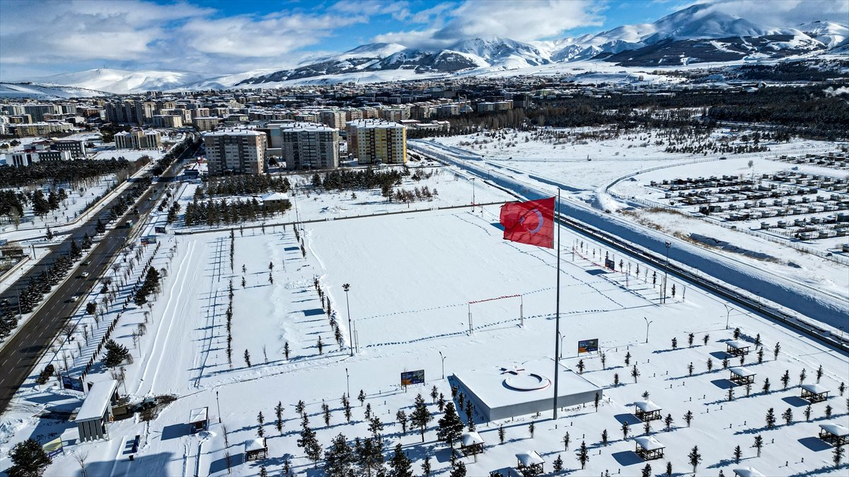 Palandöken Dağı'nın karla kaplı ormanları havadan görüntülendi