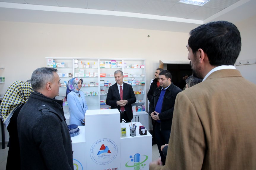 Patnos Sultan Alparslan Yerleşkesinde yeni açılan uygulama birimlerinde inceleme yapıldı