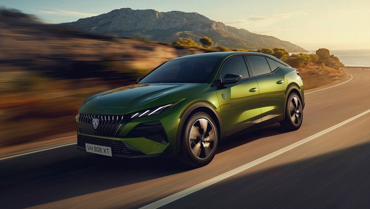 Peugeot yenilenen Peugeot 408 modelini tanıttı