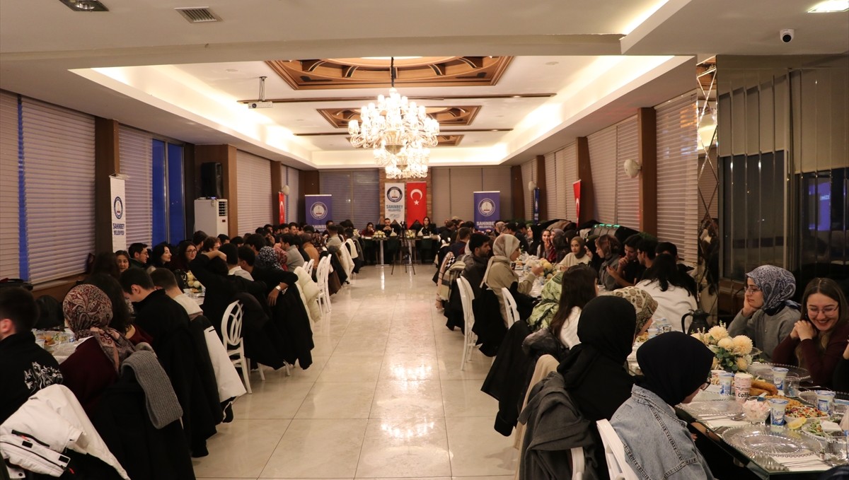 Şahinbey Belediye Başkanı Tahmazoğlu, Erzurum'da Gaziantepli öğrencilerle buluştu