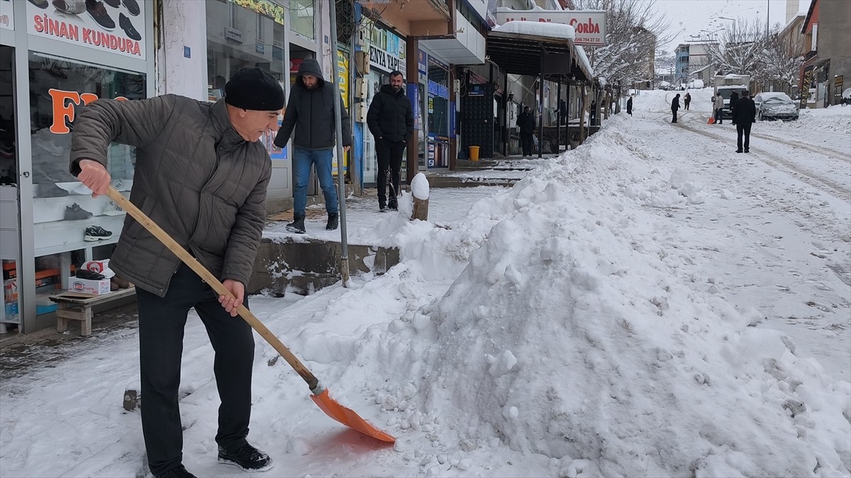 Solhan'da kar yağışı etkili oldu
