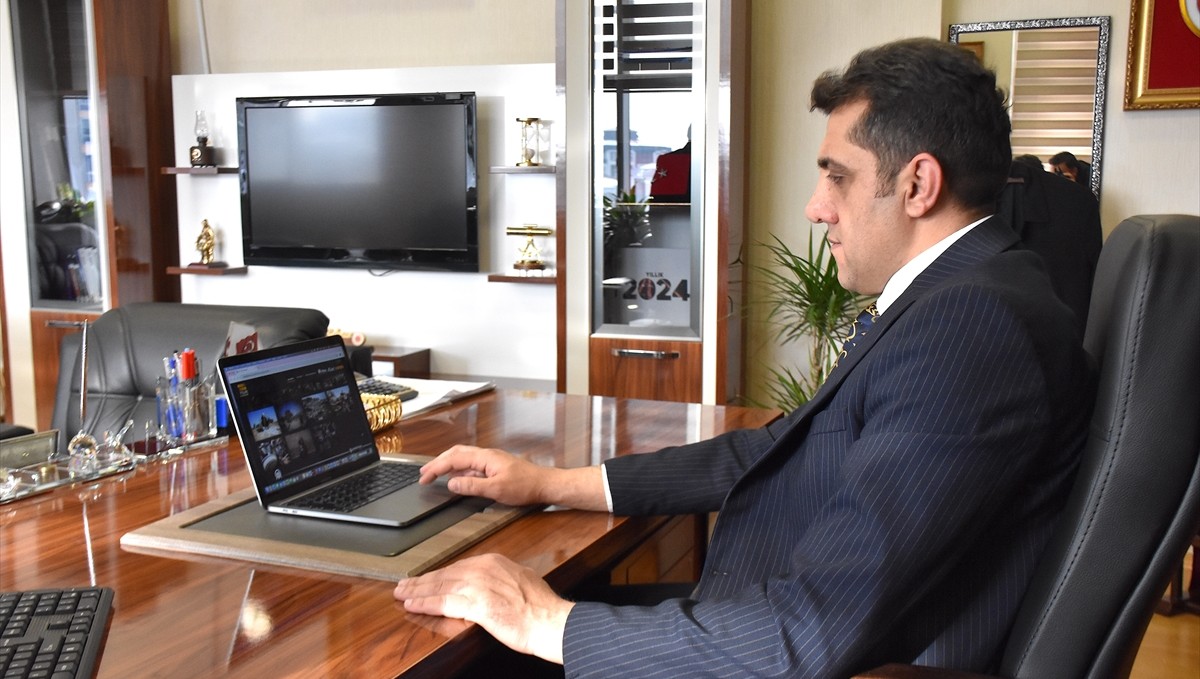 Van Bölge Adliye Mahkemesi Başsavcısı Salman, AA'nın Yılın Kareleri oylamasına katıldı