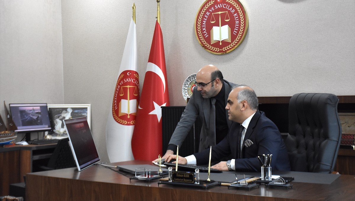 Van Cumhuriyet Başsavcısı Kara, AA'nın Yılın Kareleri oylamasına katıldı